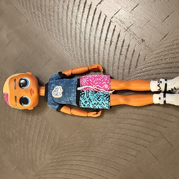 11 LOL OMG DOLLS - Picture 11 of 12